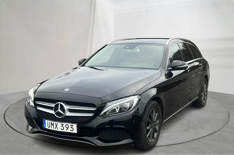 Svart Begagnad 2018 Mercedes C180 Avantgarde Kombi | 178 800 kr (Marknadspris) - Bild 1/4