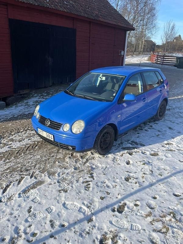 Begagnad 2004 VW Polo Halvkombi | 39 000 kr (Dyr) - Bild 1/4