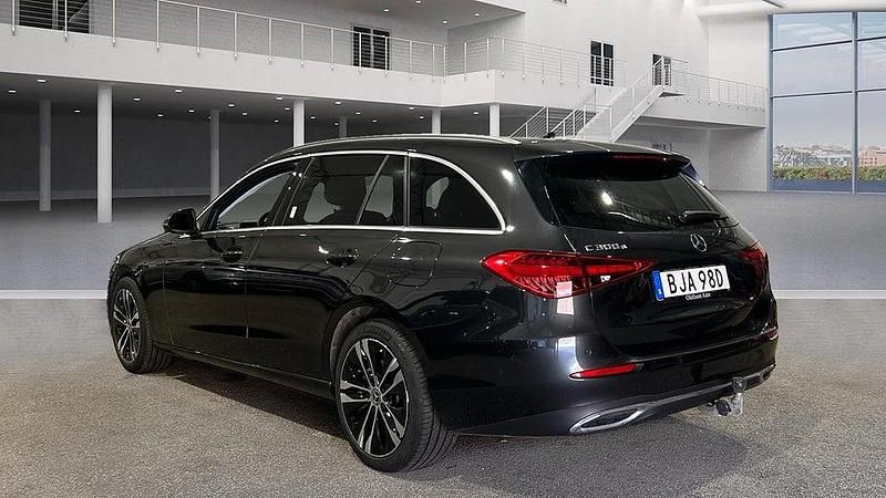 Begagnad Mercedes C300e Avantgarde 204 HK (150 kW) 2024 Grå Kombi