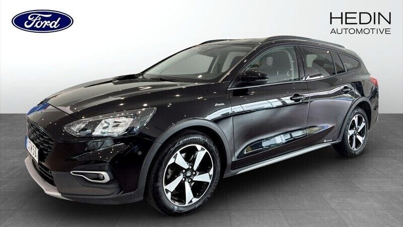 Svart (black) Begagnad 2020 Ford Focus Active Kombi | 164 900 kr (Marknadspris) - Bild 1/4