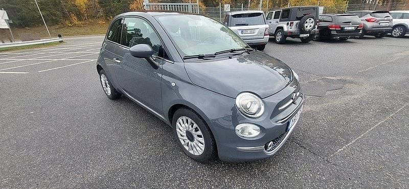 Grå Begagnad 2017 Fiat 500 Lounge Halvkombi | 89 900 kr (Marknadspris) - Bild 1/4