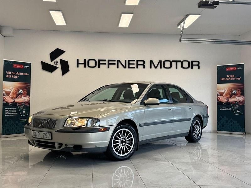 Ljusgrå Begagnad 2001 Volvo S80 Sedan | 29 000 kr (Lite dyr) - Bild 1/4