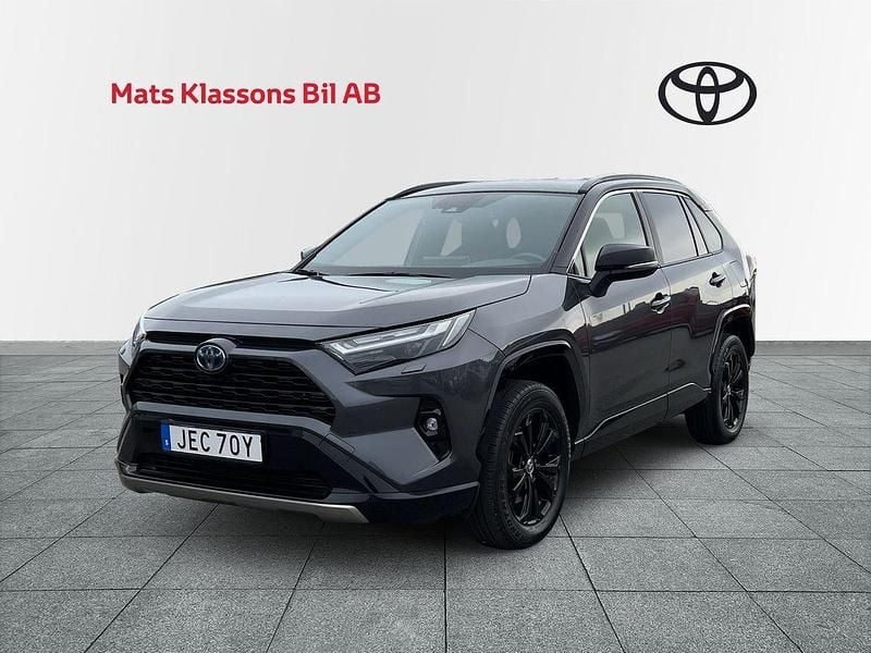 Grå Begagnad 2022 Toyota RAV4 Hybrid Style SUV | 389 000 kr (Superpris) - Bild 1/4