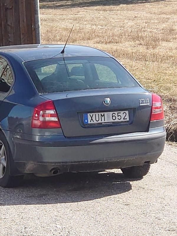Begagnad 2006 Skoda Octavia Halvkombi | 17 000 kr (Superpris) - Bild 1/4