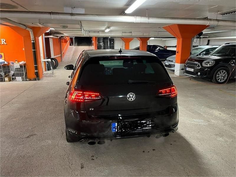 Begagnad VW Golf VII R 300 HK (220 kW) 2015