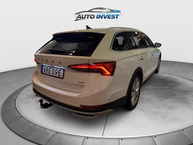 Begagnad Skoda Octavia Scout 200 HK (147 kW) 2023 Vit Kombi
