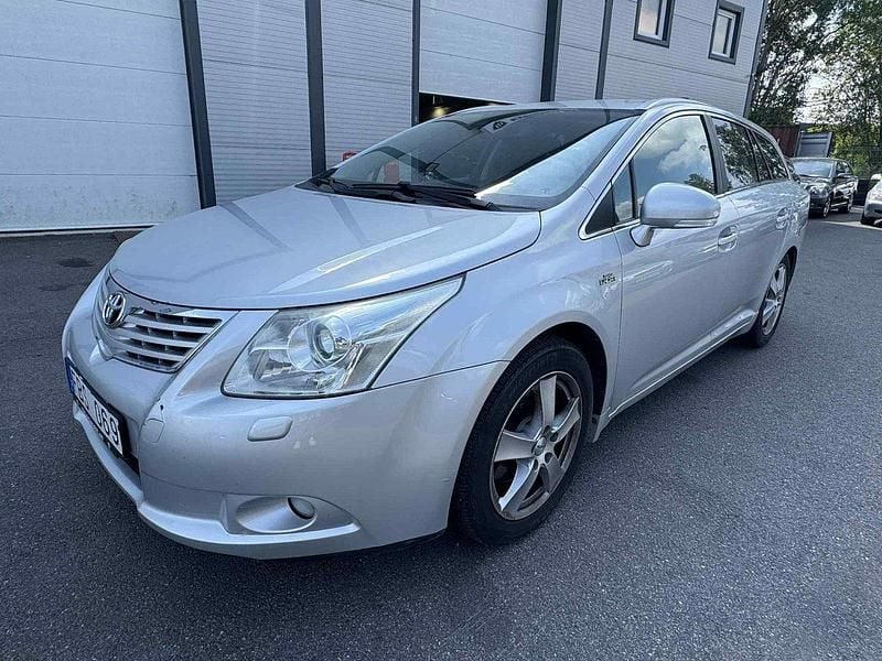 Silver Begagnad 2009 Toyota Avensis Executive Kombi | 59 900 kr (Marknadspris) - Bild 1/4