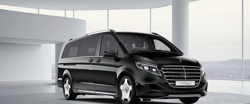 Svart Begagnad 2025 Mercedes V300 Minibuss | 1 049 000 kr - Bild 1/4