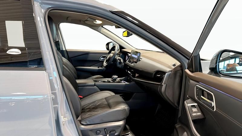 Begagnad Nissan X-Trail Tekna 163 HK (119 kW) 2024 Grå SUV