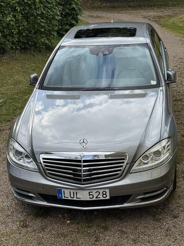 Silver Begagnad 2012 Mercedes S350 Sedan | 159 000 kr - Bild 1/4
