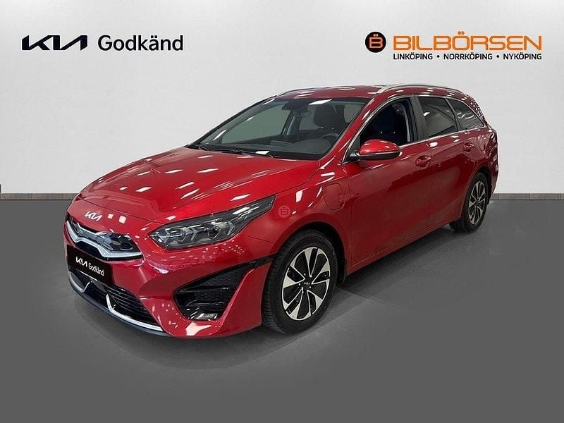 Röd Begagnad 2023 Kia Ceed Sportswagon Kombi | 309 900 kr (Dyr) - Bild 1/4