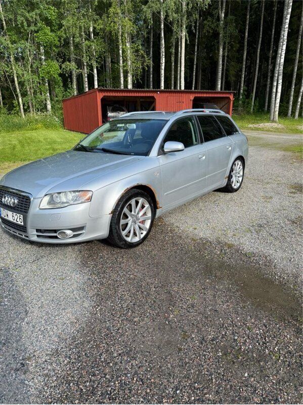 Silver Begagnad 2006 Audi A4 Comfort Kombi | 32 000 kr (Marknadspris) - Bild 1/4
