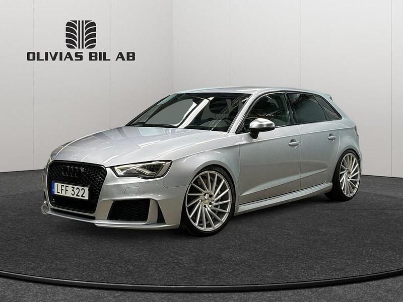 Silver Begagnad 2016 Audi RS3 Sportback Halvkombi | 369 400 kr (Lite dyr) - Bild 1/4