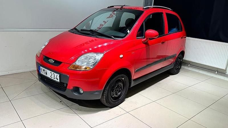 Begagnad Chevrolet Matiz 52 HK (38 kW) 2009 Röd Halvkombi