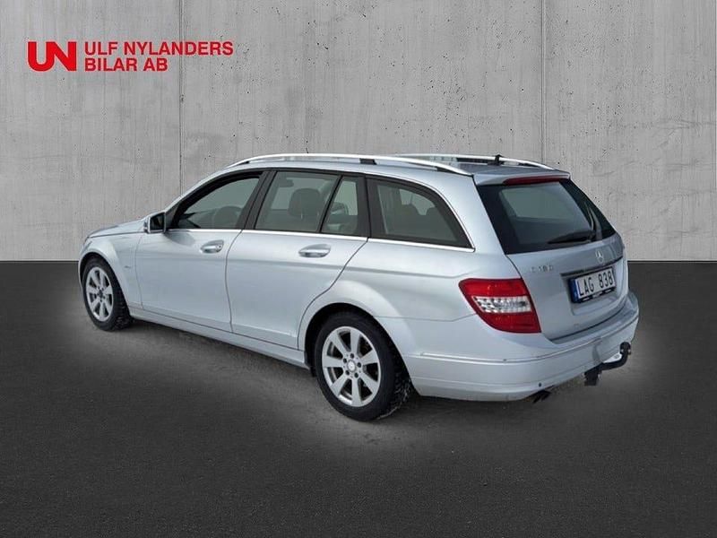 Begagnad Mercedes C180 Avantgarde 156 HK (114 kW) 2010 Silver Kombi