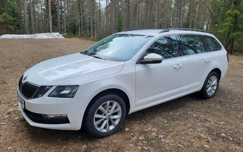 Vit Begagnad 2018 Skoda Octavia Ambition Kombi | 120 000 kr (Bra pris) - Bild 1/4