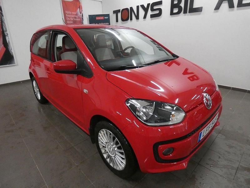 Röd Begagnad 2016 VW up! high up! Halvkombi | 59 900 kr (Marknadspris) - Bild 1/4