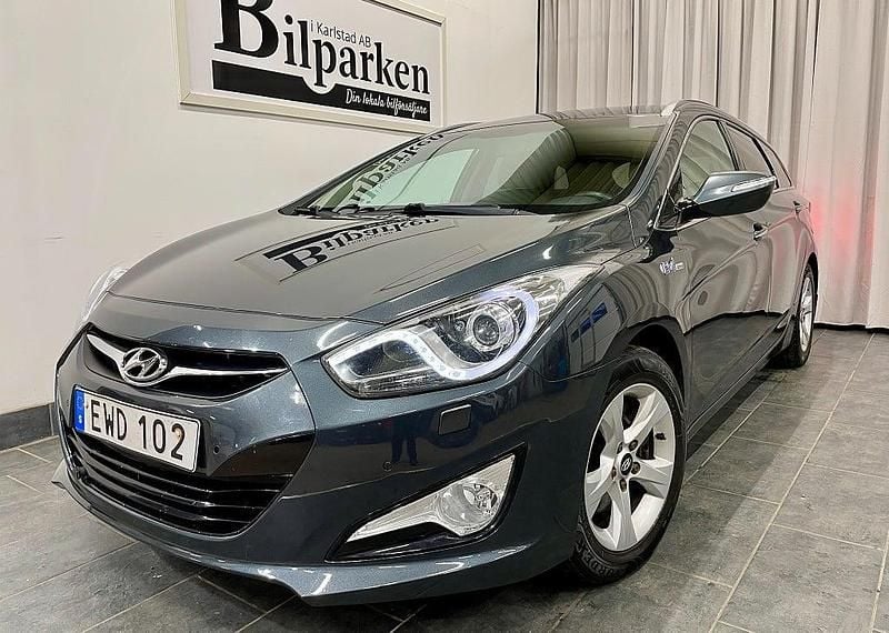 Grå Begagnad 2012 Hyundai i40 Kombi | 59 900 kr (Marknadspris) - Bild 1/3