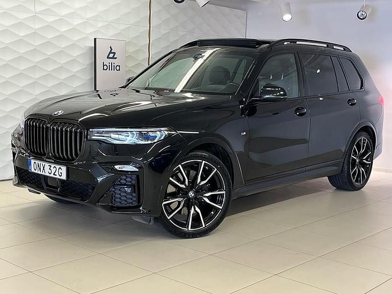 Svart Begagnad 2021 BMW X7 M Sport SUV | 795 000 kr - Bild 1/4