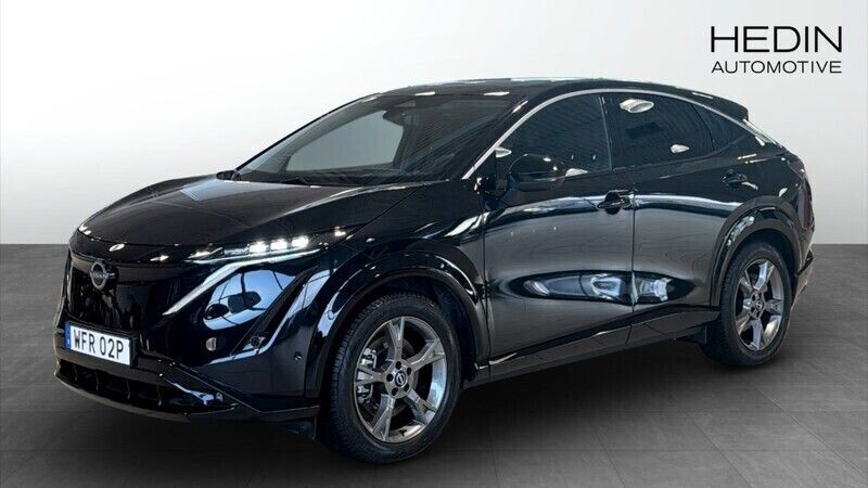 Svart Ny 2024 Nissan Ariya Evolve SUV | 613 200 kr - Bild 1/4