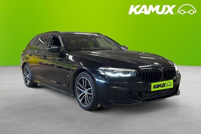 Svart Begagnad 2021 BMW 530e M Sport Kombi | 334 800 kr (Bra pris) - Bild 1/4