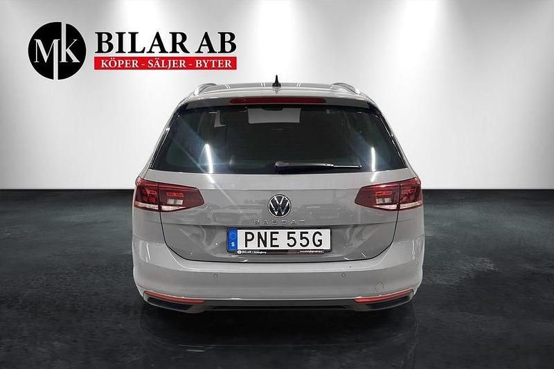Begagnad VW Passat 150 HK (110 kW) 2022 Grå Kombi