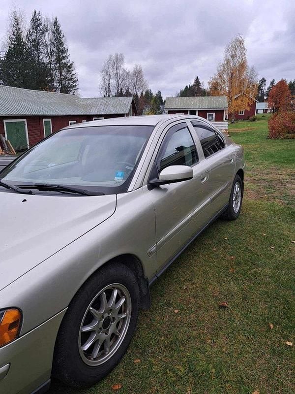 Brun Begagnad 2006 Volvo S60 Business Edition Sedan | 23 000 kr (Marknadspris) - Bild 1/4