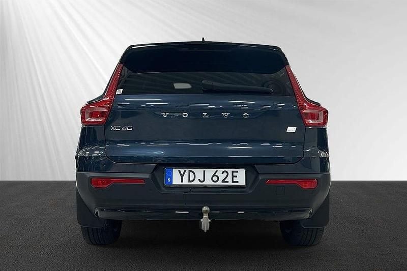 Begagnad Volvo XC40 R-Design 214 HK (157 kW) 2022 Blå SUV