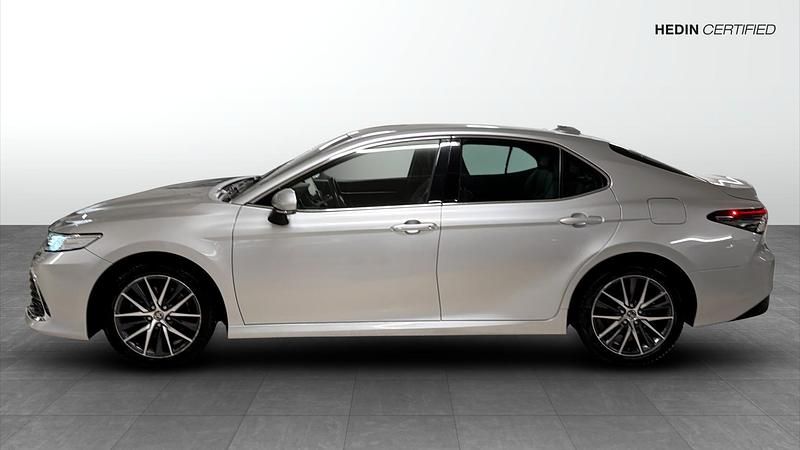 Begagnad Toyota Camry Hybrid Executive 220 HK (161 kW) 2021 Grå Sedan