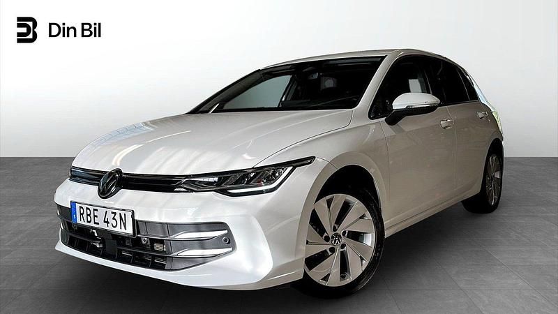 Vit Begagnad 2024 VW Golf VIII Life Halvkombi | 314 900 kr (Marknadspris) - Bild 1/4