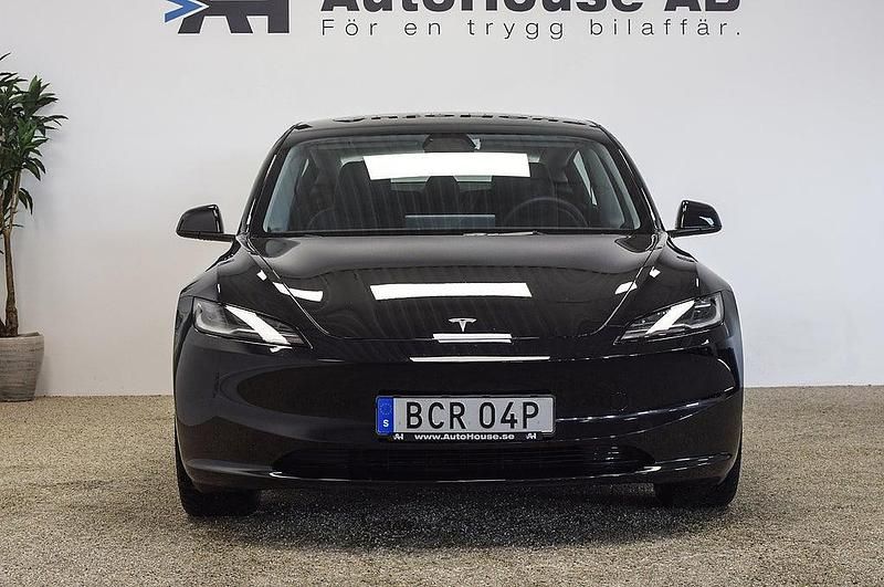 Begagnad Tesla Model 3 Long Range AWD 366 kW (498 HK) 2024 Svart Sedan
