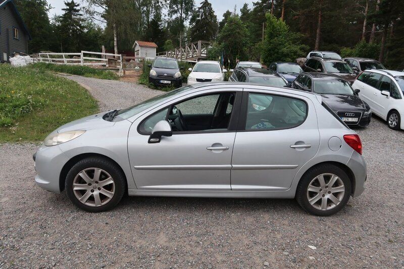 Ljusgrå Begagnad 2007 Peugeot 207 Halvkombi | 22 500 kr (Marknadspris) - Bild 1/2