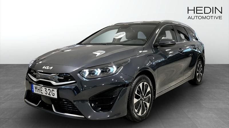 Grå (grey) Begagnad 2022 Kia Ceed Sportswagon Advance Kombi | 239 900 kr (Marknadspris) - Bild 1/4