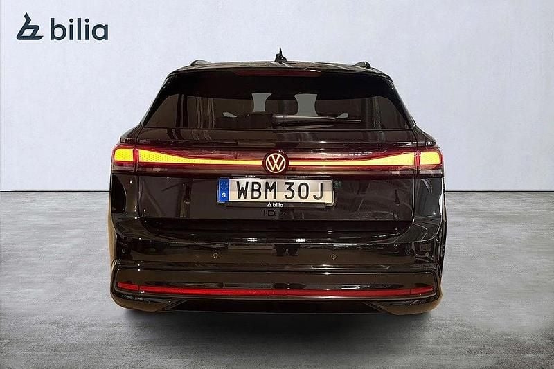 Begagnad VW ID.7 Pro 210 kW (286 HK) 2024 Svart Kombi