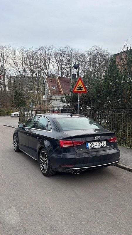 Svart Begagnad 2019 Audi A3 Sport Sedan | 203 950 kr (Marknadspris) - Bild 1/4