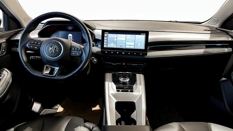 Begagnad MG MG5 EV Luxury 114 kW (156 HK) 2022 Svart Kombi