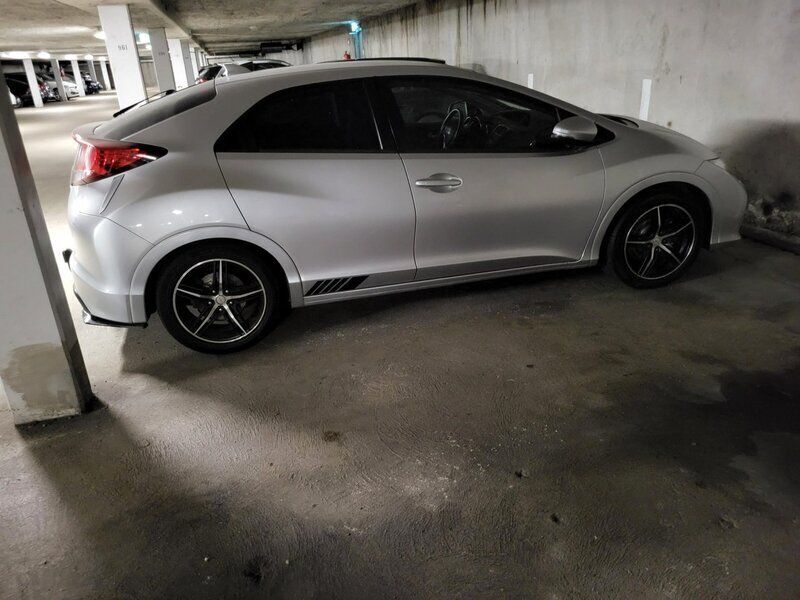 Silver Begagnad 2014 Honda Civic Sport Halvkombi | 78 000 kr (Bra pris) - Bild 1/4