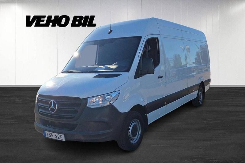 Vit Begagnad 2023 Mercedes Sprinter Van | 412 375 kr (Bra pris) - Bild 1/4