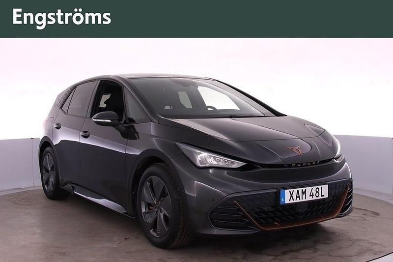 Quasar grey metallic Begagnad 2023 Cupra Born Halvkombi | 249 000 kr (Marknadspris) - Bild 1/4