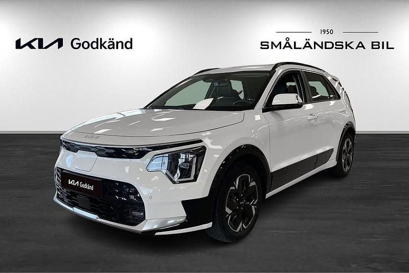 Vit Begagnad 2022 Kia e-Niro SUV | 299 000 kr (Marknadspris) - Bild 1/4