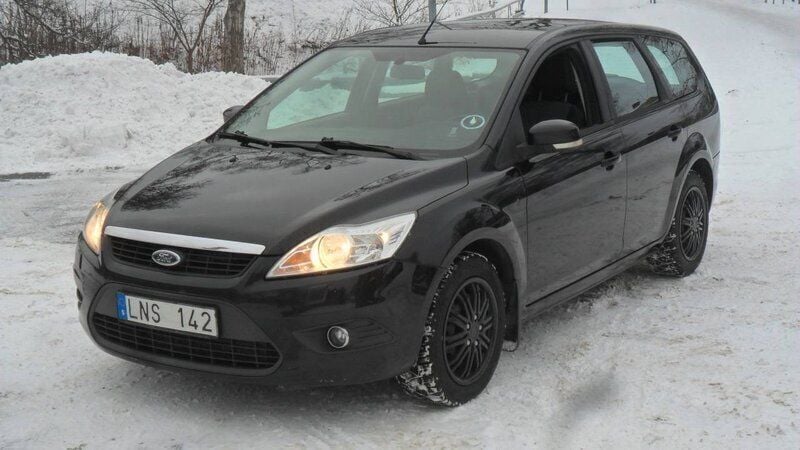 Svart Begagnad 2010 Ford Focus Kombi | 42 500 kr (Marknadspris) - Bild 1/4