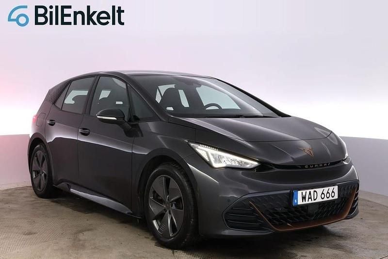 Begagnad Cupra Born 150 kW (204 HK) 2023 Halvkombi