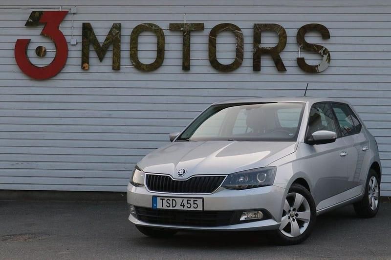 Silver Begagnad 2018 Skoda Fabia Style Halvkombi | 106 900 kr (Bra pris) - Bild 1/4