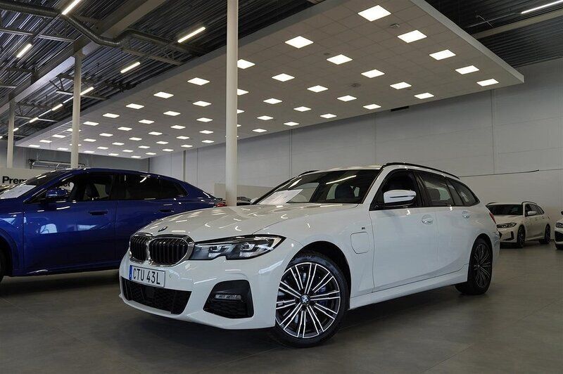 Okänd Begagnad 2021 BMW 330e M Sport Kombi | 339 500 kr (Marknadspris) - Bild 1/4