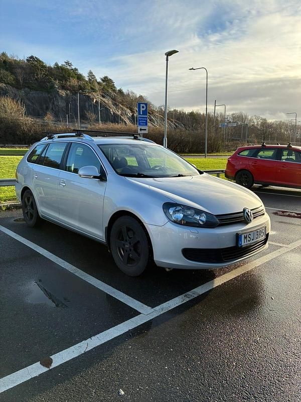 Begagnad 2013 VW Golf VII Kombi | 59 900 kr (Superpris) - Bild 1/4