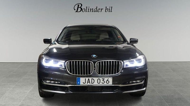 Begagnad BMW 750L Executive 450 HK (330 kW) 2015 Grå Sedan