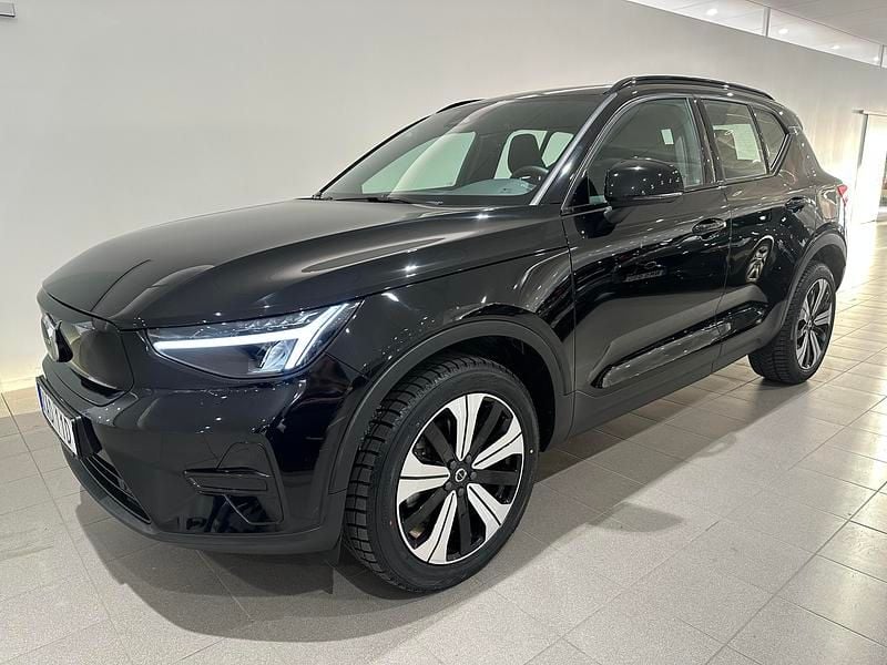Begagnad Volvo XC40 Core 185 kW (252 HK) 2022 Svart SUV