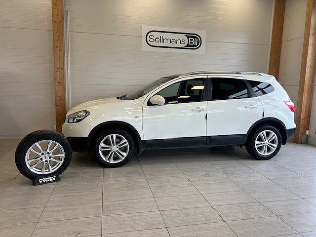 Vit Begagnad 2011 Nissan Qashqai +2 SUV | 99 000 kr (Lite dyr) - Bild 1/4