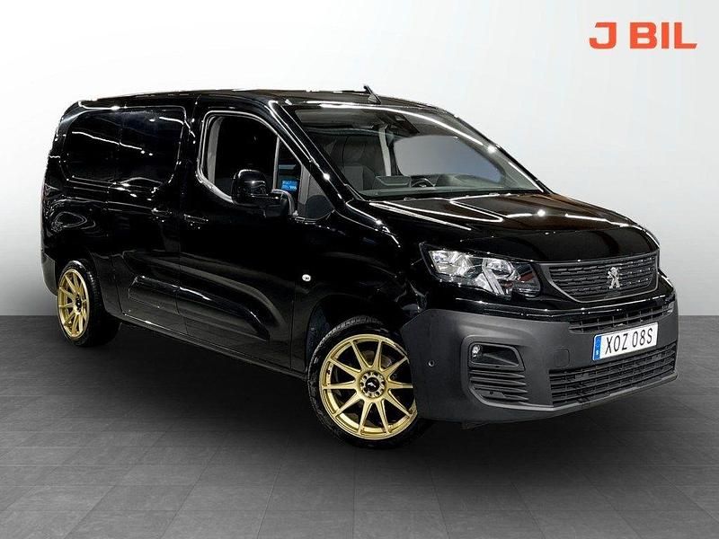 Svart Begagnad 2020 Peugeot Partner Minibuss | 169 900 kr (Marknadspris) - Bild 1/4