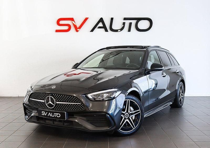 Grå Begagnad 2023 Mercedes C300e AMG Line Premium Plus Kombi | 449 900 kr (Lite dyr) - Bild 1/4